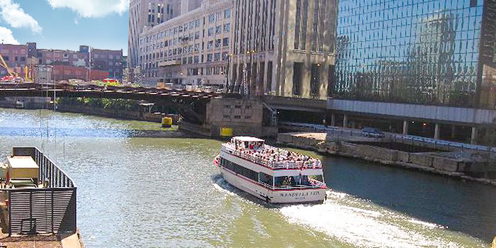 Picture of boat at Riverwalk Chicago